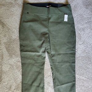 NWT Maurices Crop Pants